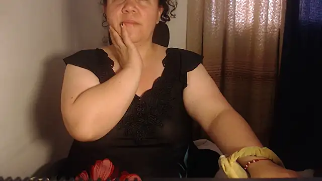 agathamiller01 online show from June 18, 2026, 12:31 pm