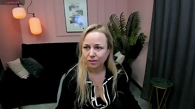 Snapshot of GabrielGold chatting on May 7, 2026, 8:25 pm GabrielGold online show from May 7, 2026, 8:25 pm