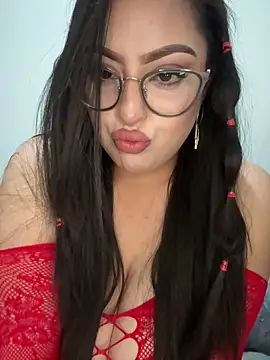 Snapshot of MileyGia chatting on April 7, 2026, 2:56 am MileyGia online show from April 7, 2026, 2:56 am