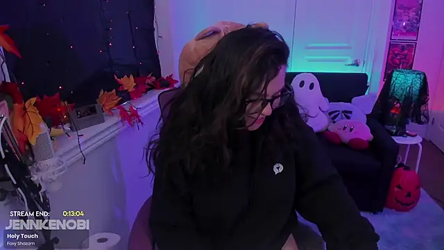 JennKenobi online show from October 16, 2025, 2:40 pm