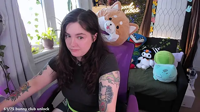 JennKenobi online show from April 23, 2026, 1:46 pm