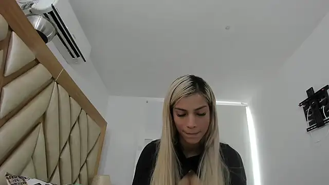 briana wonder69xxx online show from May 27, 2026, 2:36 pm