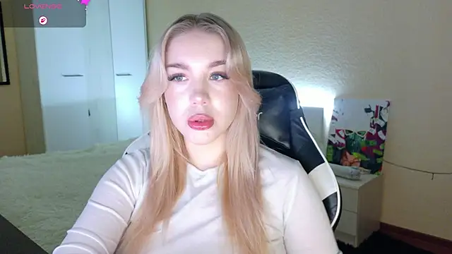 ariashaa online show from December 4, 2025, 2:26 pm