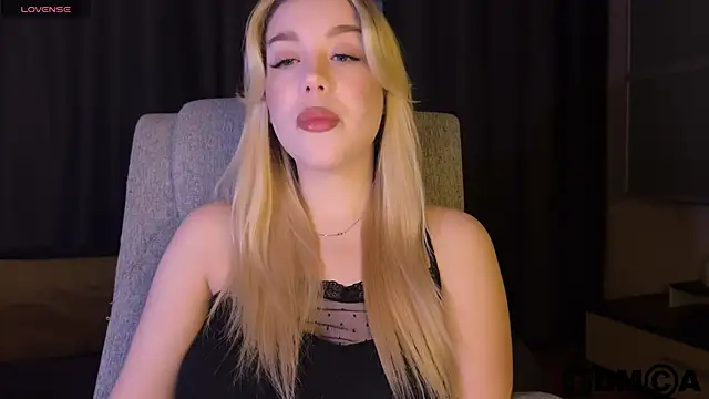 Snapshot of ariashaa chatting on March 21, 2026, 3:37 pm ariashaa online show from March 21, 2026, 3:37 pm