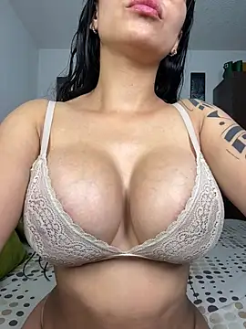 Angela isabella online show from April 24, 2026, 10:12 pm