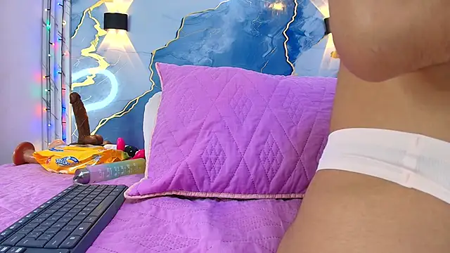 lorrayne  online show from January 9, 2026, 12:08 pm