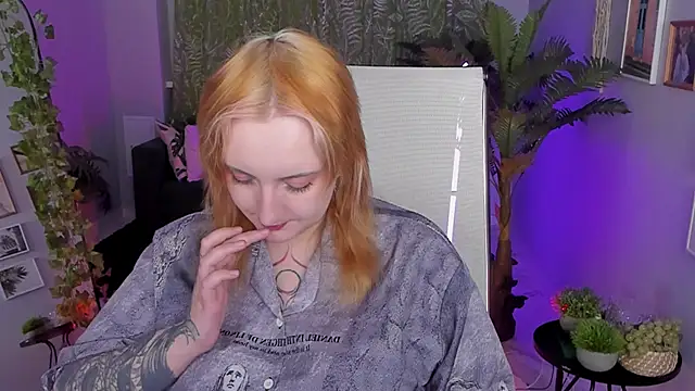 AsheLucker online show from May 7, 2026, 2:28 am