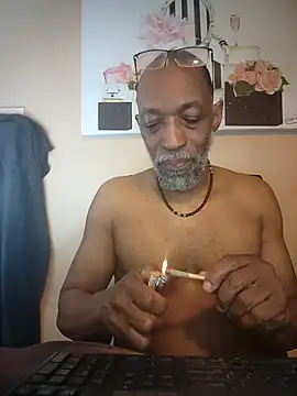 Lonelynudist59 online show from May 7, 2026, 11:26 am