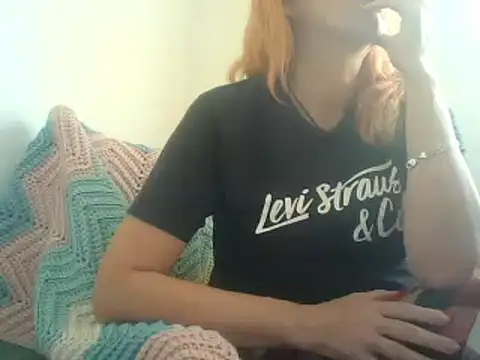 Snapshot of MssAngela chatting on September 15, 2025, 7:41 am MssAngela online show from September 15, 2025, 7:41 am