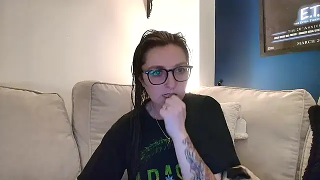 short sweetpea online show from November 4, 2025, 6:40 pm