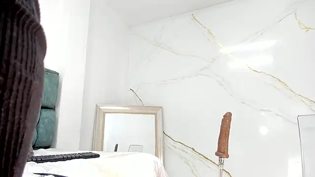 Snapshot of IsiisLovei chatting on October 15, 2025, 2:39 pm IsiisLovei online show from October 15, 2025, 2:39 pm