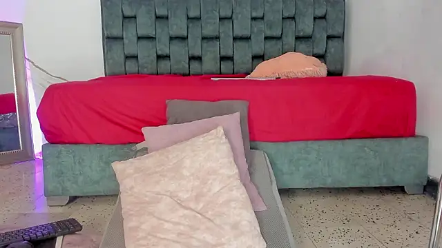 IsiisLovei online show from March 19, 2026, 2:54 pm