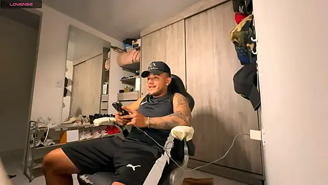 Snapshot of jordylatin20 chatting on November 8, 2025, 1:39 am jordylatin20 online show from November 8, 2025, 1:39 am