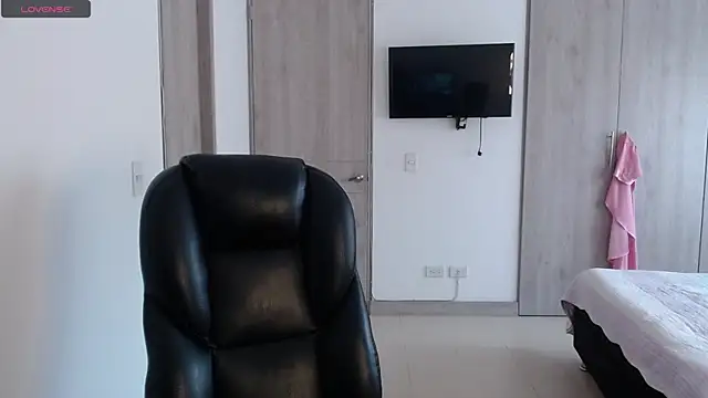 numberfav8 online show from December 27, 2024, 8:18 pm