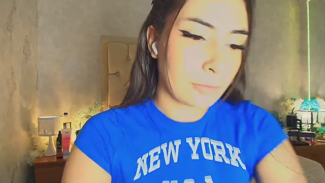 nini love01 online show from February 3, 2025, 4:14 am