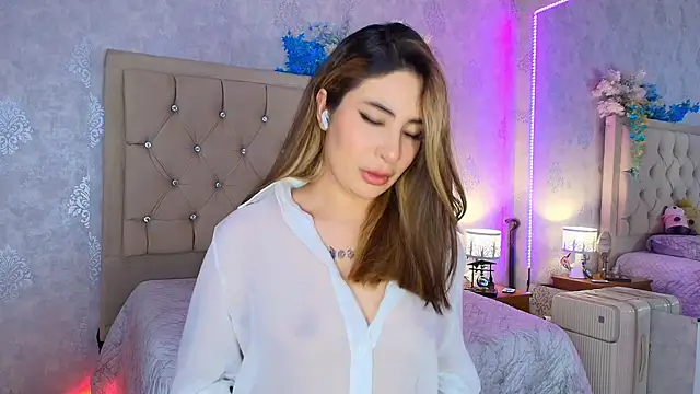 nini love01 online show from June 4, 2026, 3:45 am