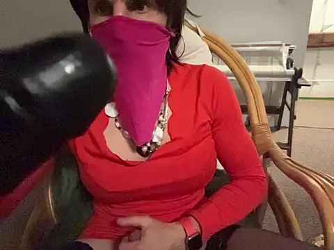 petuletra online show from November 21, 2025, 11:03 pm