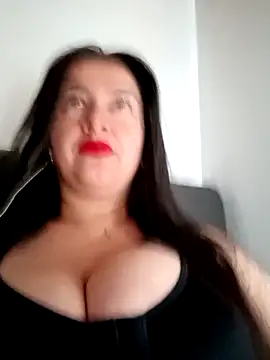 Cherry 1992 online show from May 6, 2026, 11:37 am