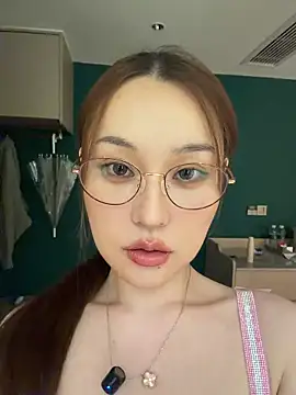 sphynx- - online show from November 7, 2025, 2:17 pm