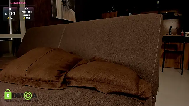 Model Mike online show from March 6, 2025, 9:58 am