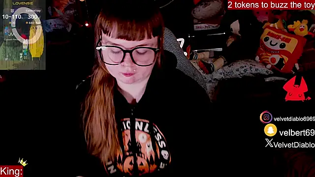 VelvetDiablo online show from April 23, 2026, 12:01 am