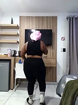 CuteHoney92 online show from March 12, 2026, 6:25 pm