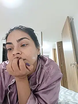 Snapshot of Ivanna2 chatting on May 15, 2026, 11:12 pm Ivanna2 online show from May 15, 2026, 11:12 pm