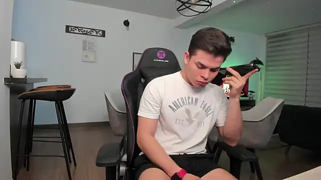 Snapshot of alejooo_twink chatting on March 2, 2025, 5:12 am alejooo twink online show from March 2, 2025, 5:12 am