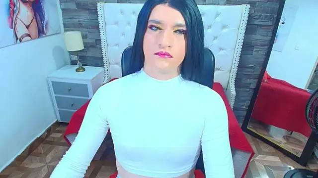 TRINY TS online show from April 29, 2026, 8:59 pm
