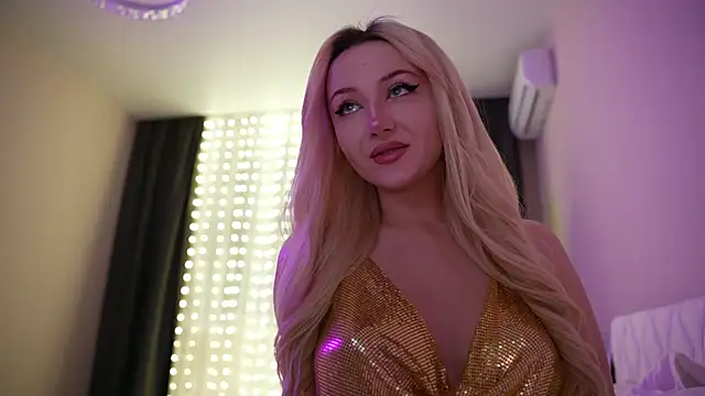 CatchMe1 online show from January 7, 2026, 6:32 pm