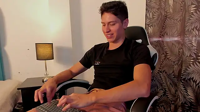 Tyler Cold online show from September 28, 2025, 7:41 pm