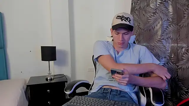 Tyler Cold online show from September 29, 2025, 6:46 pm