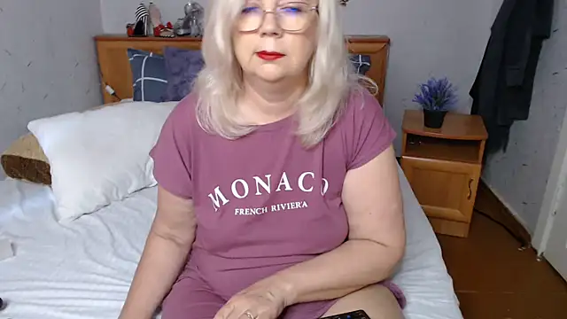 Snapshot of BozhenaNude chatting on May 24, 2026, 3:44 am BozhenaNude online show from May 24, 2026, 3:44 am