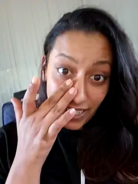 Snapshot of Nikkierosee chatting on December 16, 2024, 1:11 pm Nikkierosee online show from December 16, 2024, 1:11 pm