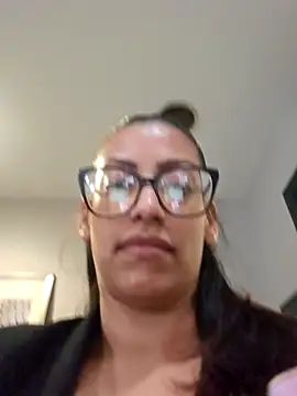 Snapshot of Nikkierosee chatting on March 15, 2025, 7:27 pm Nikkierosee online show from March 15, 2025, 7:27 pm