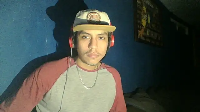 Snapshot of AlexAlejandro13 chatting on September 10, 2025, 9:09 am AlexAlejandro13 online show from September 10, 2025, 9:09 am