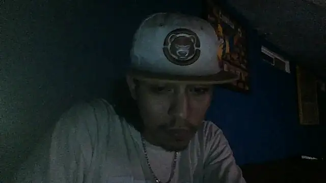 Snapshot of AlexAlejandro13 chatting on September 21, 2025, 6:26 am AlexAlejandro13 online show from September 21, 2025, 6:26 am