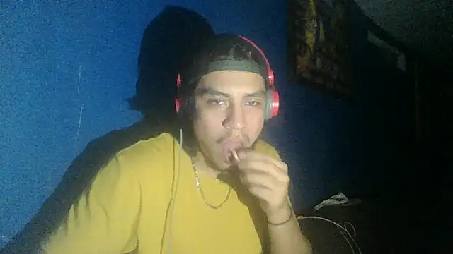 Snapshot of AlexAlejandro13 chatting on October 2, 2025, 7:15 am AlexAlejandro13 online show from October 2, 2025, 7:15 am