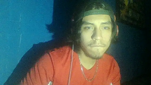 Snapshot of AlexAlejandro13 chatting on October 3, 2025, 5:04 am AlexAlejandro13 online show from October 3, 2025, 5:04 am