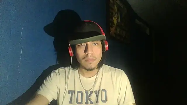 Snapshot of AlexAlejandro13 chatting on October 11, 2025, 7:07 am AlexAlejandro13 online show from October 11, 2025, 7:07 am