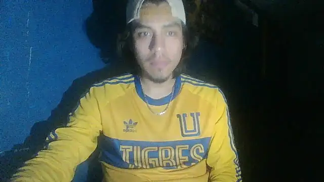 Snapshot of AlexAlejandro13 chatting on October 16, 2025, 8:48 am AlexAlejandro13 online show from October 16, 2025, 8:48 am