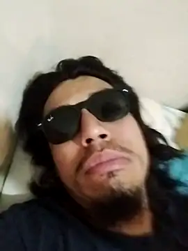 AlexAlejandro13 online show from April 30, 2026, 10:25 pm