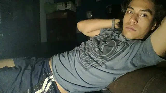 AlexAlejandro13 online show from May 11, 2026, 9:26 am