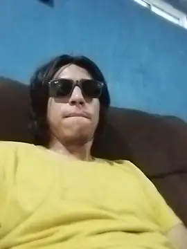 AlexAlejandro13 online show from May 25, 2026, 12:27 am