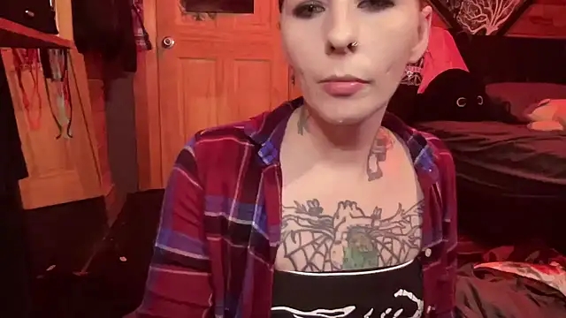 Snapshot of TeenyDoll chatting on October 14, 2025, 2:12 am TeenyDoll online show from October 14, 2025, 2:12 am