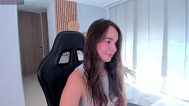 Snapshot of AnnieHallX chatting on October 6, 2025, 8:06 pm AnnieHallX online show from October 6, 2025, 8:06 pm