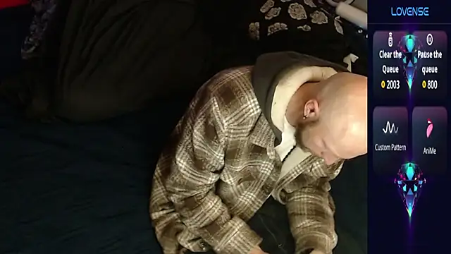 Snapshot of MaxRouger chatting on October 26, 2025, 9:15 am MaxRouger online show from October 26, 2025, 9:15 am