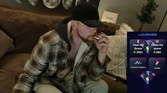 Snapshot of MaxRouger chatting on November 5, 2025, 9:53 am MaxRouger online show from November 5, 2025, 9:53 am