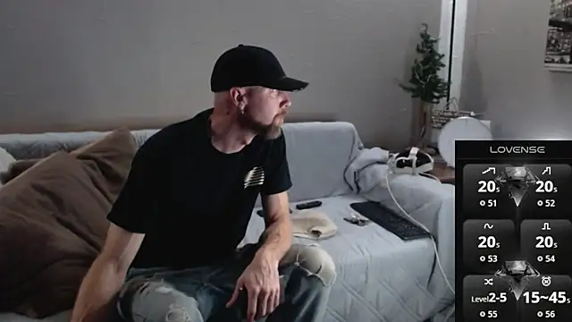 Snapshot of MaxRouger chatting on November 23, 2025, 9:36 pm MaxRouger online show from November 23, 2025, 9:36 pm