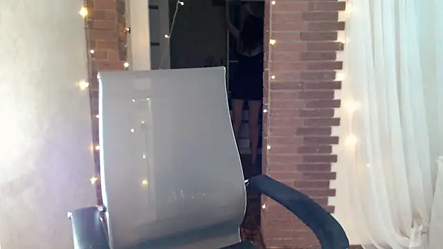 Snapshot of ms_kelarini chatting on July 13, 2026, 5:05 pm ms kelarini online show from July 13, 2026, 5:05 pm